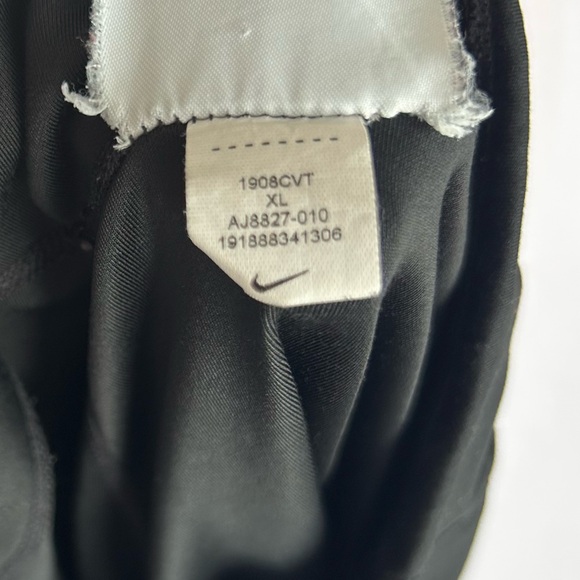Nike Dri-FIT Black Leggings - Picture 5 of 8